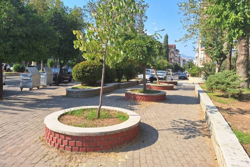 Efeler Belediyesi Parklarını Yeniliyor