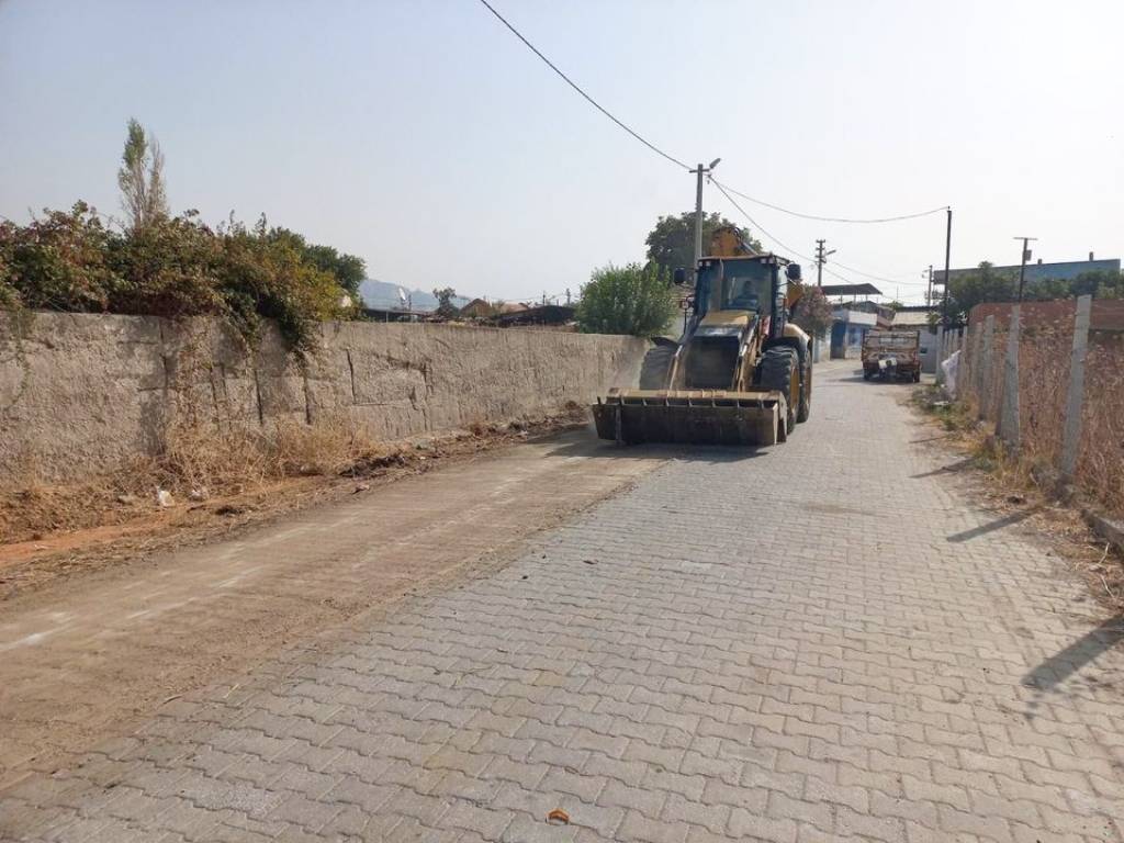 Efeler Belediyesi'nden Kocagür Mahallesi'nde Temizlik ve Bakım Çalışmaları