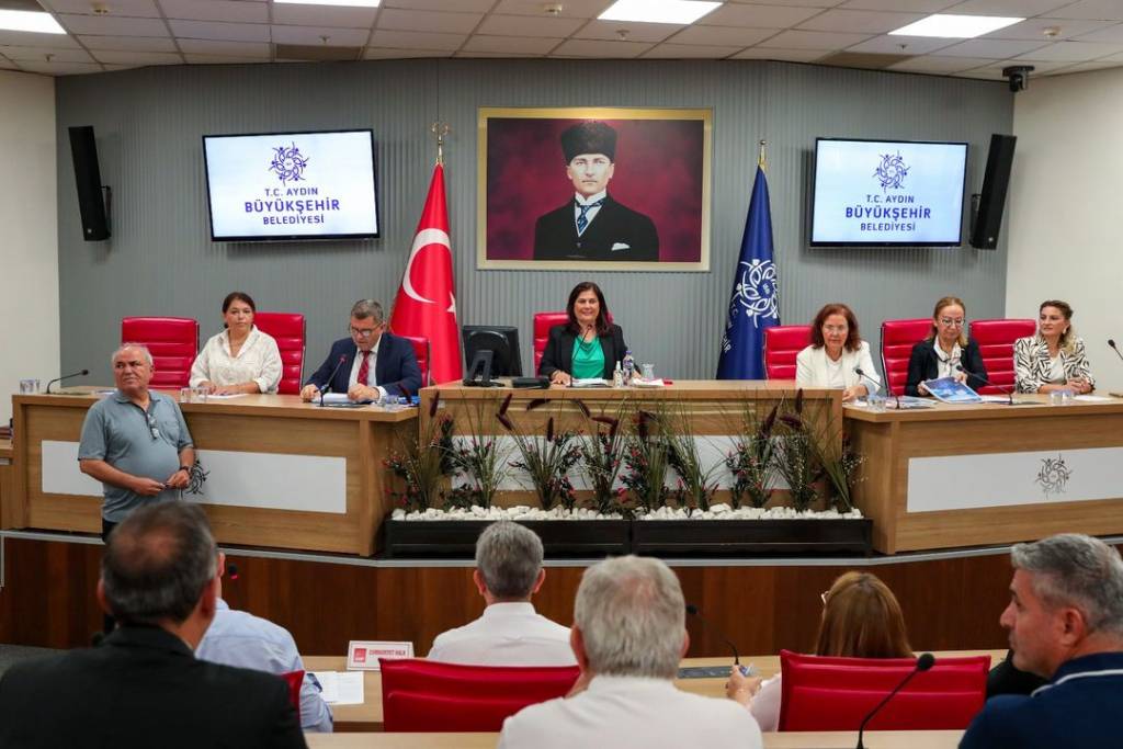 Efeler Belediye Başkanı Anıl Yetişkin, Aydın Büyükşehir Belediyesi Meclis Toplantısına Katıldı